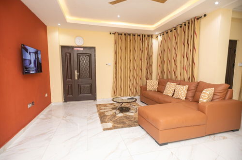 Photo 17 - Executive 3-bed Furnished Apartment in Kwashieman