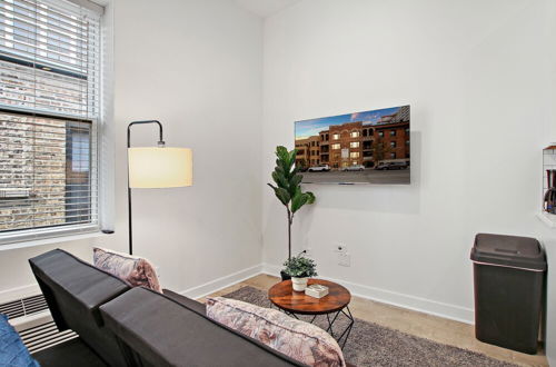 Photo 8 - Uptown Studio Apt Near Shops in Montrose