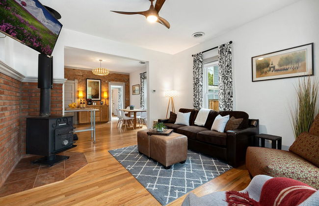 Lola House! Cozy Comfort, Prime Old Town Location - Foto 1