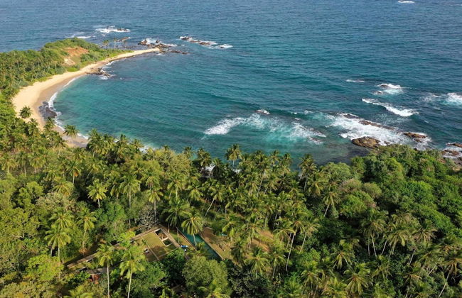 Sustainably Designed Villa Overlooking Indian Ocean - Foto 33