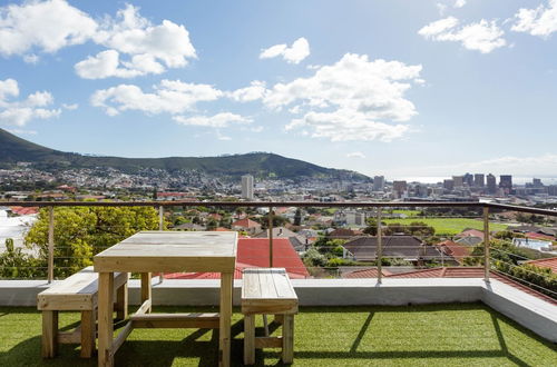 Foto 23 - Modern, Chic Penthouse With Mountain, City Sea Views