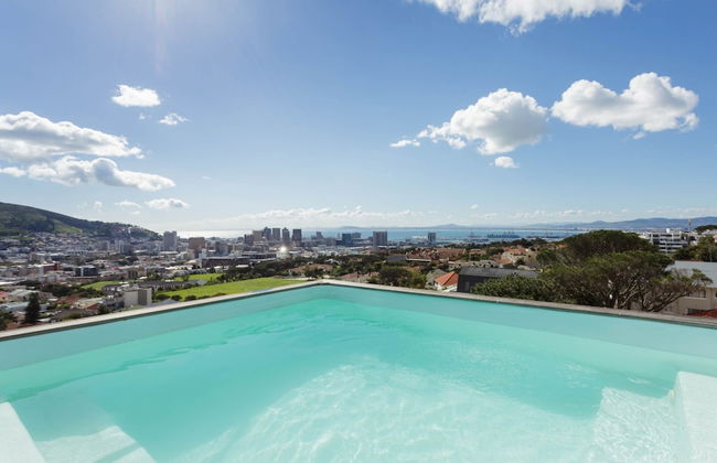 Modern, Chic Penthouse With Mountain, City Sea Views - Foto 15