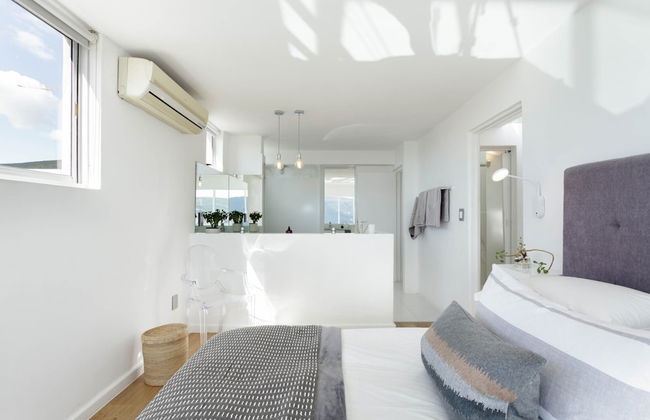 Modern, Chic Penthouse With Mountain, City Sea Views - Foto 8