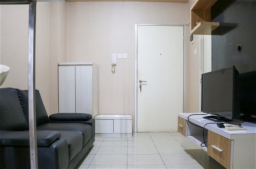 Photo 15 - Cozy Living And Tidy 2Br Green Bay Pluit Apartment