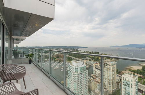 Photo 60 - Vancouver House Breathtaking Views 3 Bdrm Pool hot tub gym