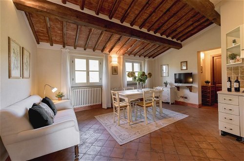 Photo 2 - Pietro Farmhouse Apartment in Wine Resort in Lucca