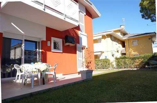 Foto 1 - Flat With a Private Garden Next to the sea