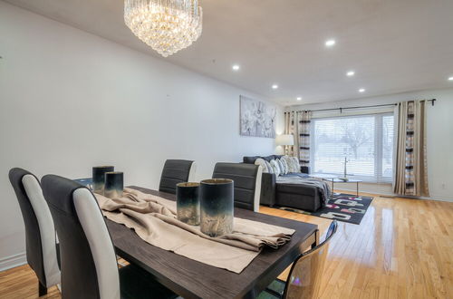 Photo 11 - Spacious Breathtaking 4br Villa in the heart of Toronto