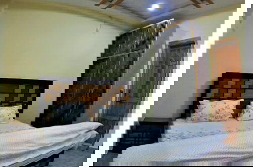 Photo 2 - Mehmaan Khana Apartment