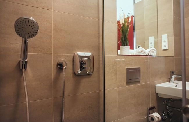 The Rix Studios & Suites - Photo 34