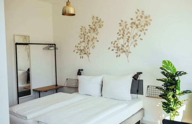 The Rix Studios & Suites - Photo 3