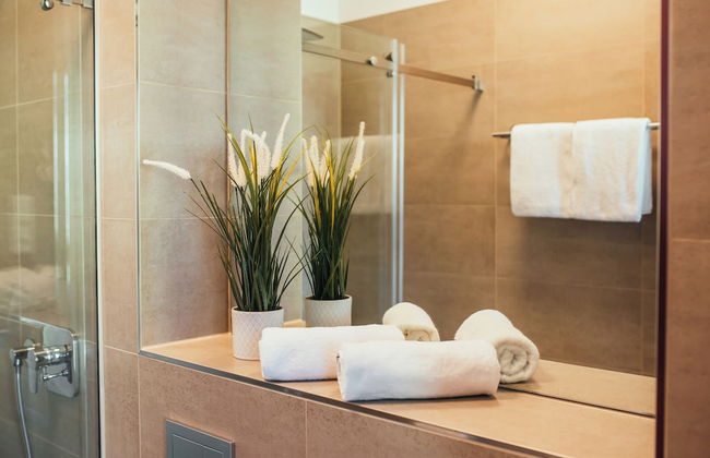 The Rix Studios & Suites - Photo 36