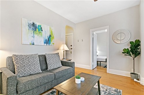 Photo 10 - 2BR Real Comfy Apt in Wrigleyville
