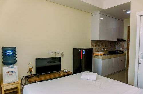 Foto 3 - Comfort And Simply Look Studio Room Apartment At B Residence