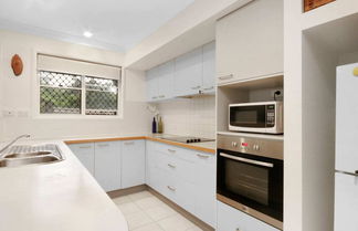 Photo 3 - Spacious Inner South Townhouse Apartment Near to the CBD