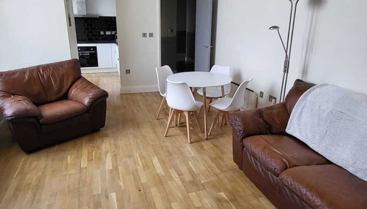 Photo 1 - Stunning 3-bed Apartment in Heart of Cardiff Bay