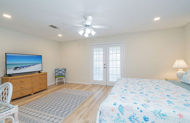 Renovated Home Near Beach and Shopping - Foto 5
