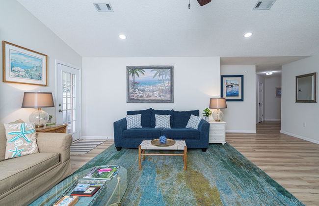 Renovated Home Near Beach and Shopping - Foto 18
