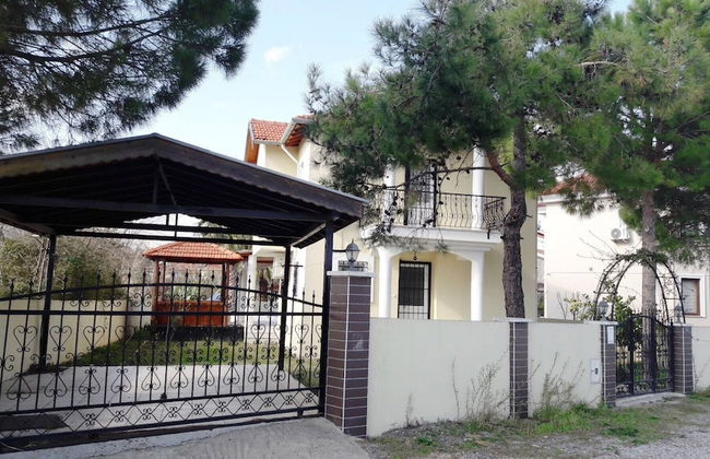 Villa Corina Dalyan With Private Pool And Garden - Photo 17