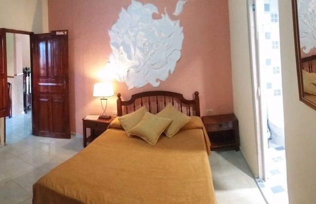 Hostal Karalyz - Foto 1