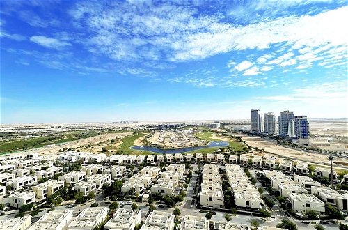 Photo 7 - Tanin - Stunning Dubai Skyline View From this Sleek Studio