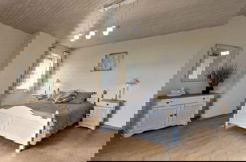 Foto 6 - Pleasant Holiday Home With Recreation Room