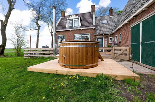 Foto 26 - Beautiful Farmhouse With a Hottub