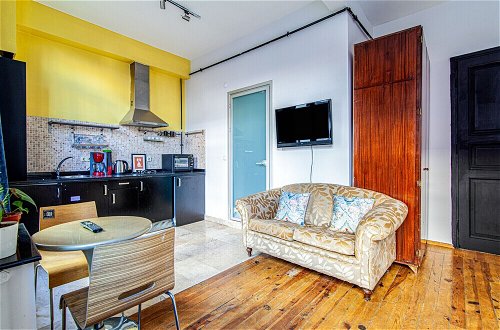 Foto 3 - Vibrant Flat With Excellent Location in Beyoglu