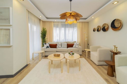 Photo 2 - Sleek and Central Apartment in Muratpasa