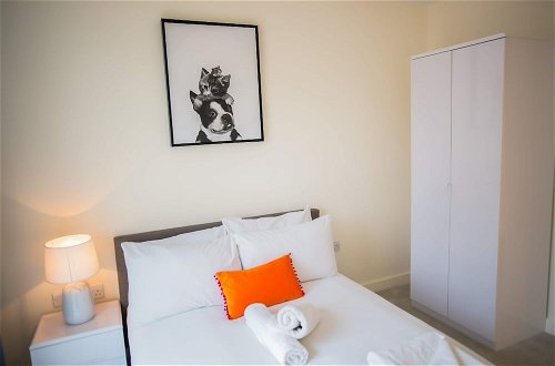 Photo 7 - Immaculate 2-bed Apartment in London