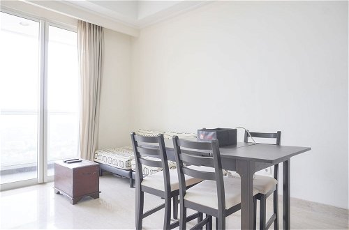 Photo 15 - Nice And Elegant 2Br At 26Th Floor Menteng Park Apartment
