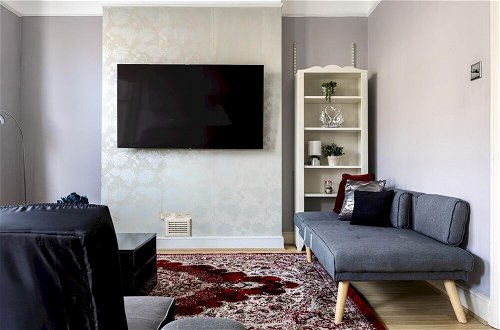 Photo 3 - 1-bedroom Modern Flat in Maida Vale