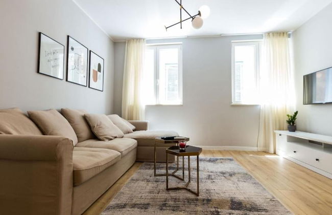 Cultural Haven Central Two Bedroom Apartment in Zadar With City Views - Foto 17