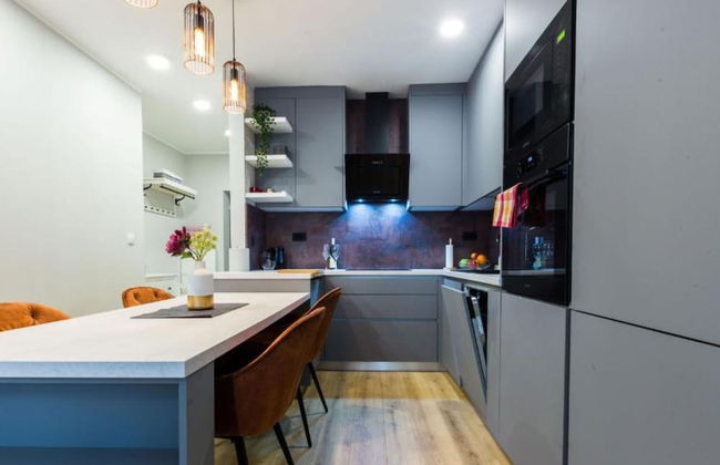 Cultural Haven Central Two Bedroom Apartment in Zadar With City Views - Foto 13