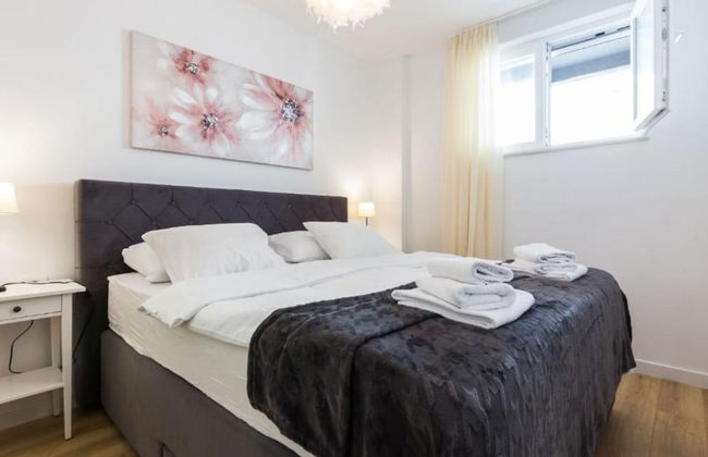 Cultural Haven Central Two Bedroom Apartment in Zadar With City Views - Foto 6