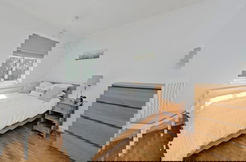 Photo 5 - 3 Bedroom Apartment, Earls Court