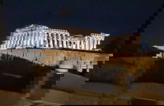 Foto 1 - Acropolis Luxe Retreat 15 ppl 6 Bdrm Neoclassical Home w Jacuzzi Rooftop