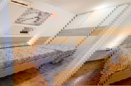Foto 2 - Comfortable Apartment in Umag With Parking Space