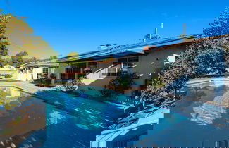 Foto 1 - Luxury Estate With Sparkling Pool Elegant Amenities