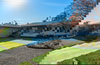 Photo 2 - Luxury Estate With Sparkling Pool Elegant Amenities