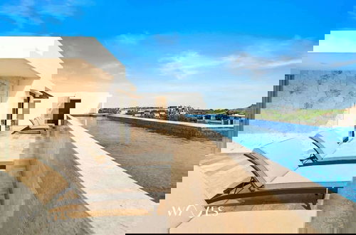 Foto 24 - Prime Location 2 BR Apartment With Natural Ligthed & LX Amenities by Waves Management
