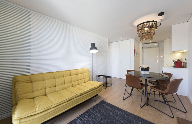 Downtown Bright Balcony Apartment by Vacationy - Photo 6