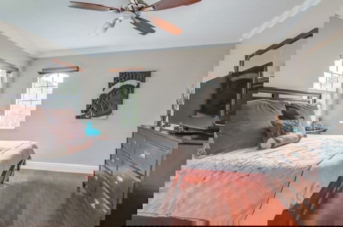 Foto 6 - Southern Dunes Comforts Of Home! Golf Views! 4 Bedroom Home by RedAwning