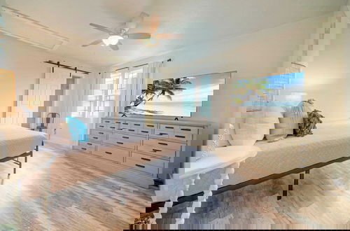 Foto 27 - 2-unit Home in Golf Cart Zone w/ Patio + Balcony Salty Sunshine: Multi-family Retreat