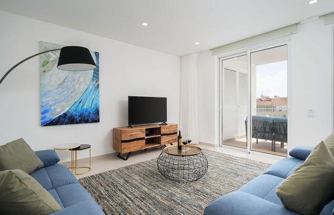 Lagos Marina View 1 With Pool by Homing - Photo 11