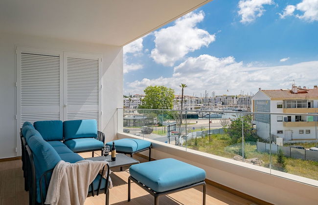 Lagos Marina View 1 With Pool by Homing - Photo 18