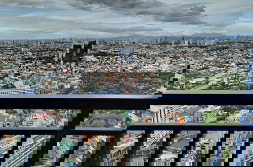 Foto 46 - Air Residences-Modern studio w/ City skyline view