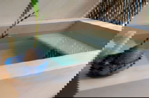 Photo 23 - Spacious 3 Br w Private Pool Exclusive Gym