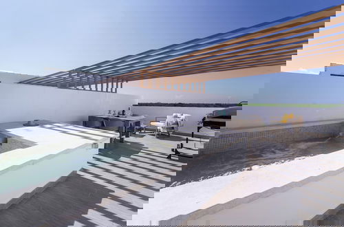 Foto 72 - Exclusive Penthouse With Picuzzi Steps From Beach