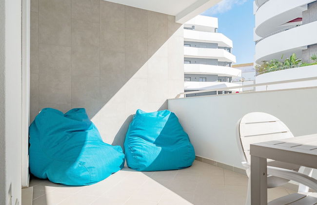 Lagos Modern 2 With Pool by Homing - Photo 12